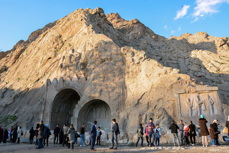بازدید10 هزار گردشگر خارجی از جاذبه‌های کرمانشاه
